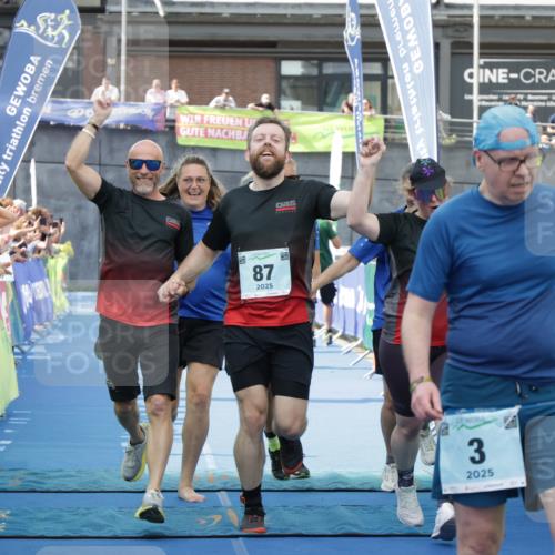 10.08.2025 - GEWOBA Citytriathlon Bremen H.Heesch http://msf.ph/oto/8550195 10.08.2025 11:39:58 Ziel 3, 87, 95, 135 meine-sportfotos.de