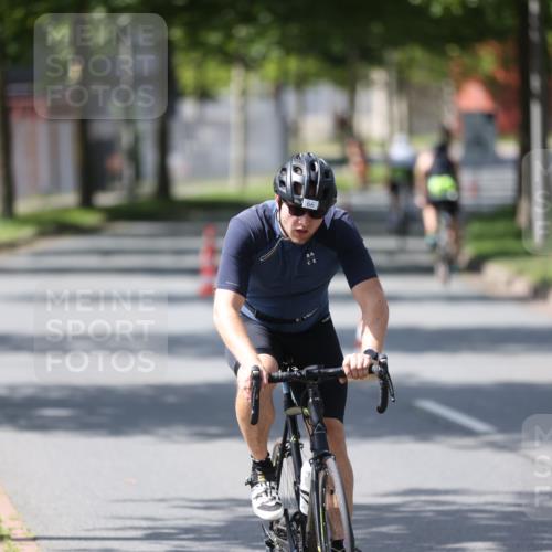 10.08.2025 - GEWOBA Citytriathlon Bremen Yannick Fuchs http://msf.ph/oto/8550197 10.08.2025 14:12:33 Radfahren 10, 33, 66, 155, 171, 178 meine-sportfotos.de