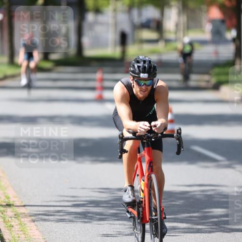 10.08.2025 - GEWOBA Citytriathlon Bremen Yannick Fuchs http://msf.ph/oto/8550213 10.08.2025 14:12:44 Radfahren 66, 117, 148, 155 meine-sportfotos.de