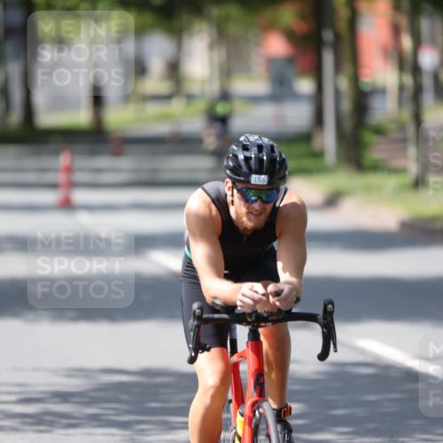 10.08.2025 - GEWOBA Citytriathlon Bremen Yannick Fuchs http://msf.ph/oto/8550218 10.08.2025 14:12:44 Radfahren 66, 117, 148, 155 meine-sportfotos.de