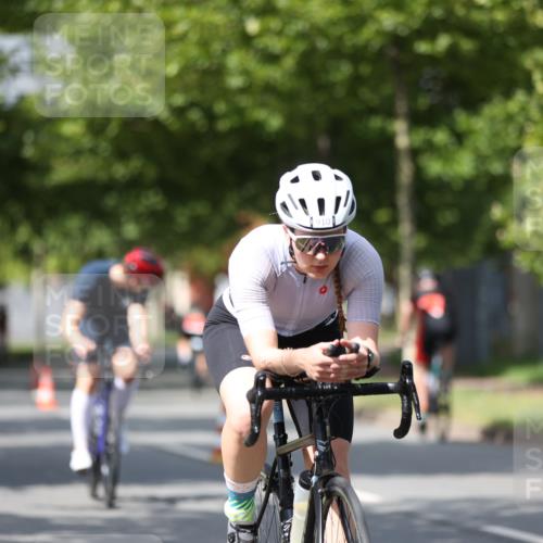 10.08.2025 - GEWOBA Citytriathlon Bremen Yannick Fuchs http://msf.ph/oto/8550228 10.08.2025 12:22:36 Radfahren 580, 602, 634, 663, 665, 803, 848, 870, 910, 926, 1023 meine-sportfotos.de