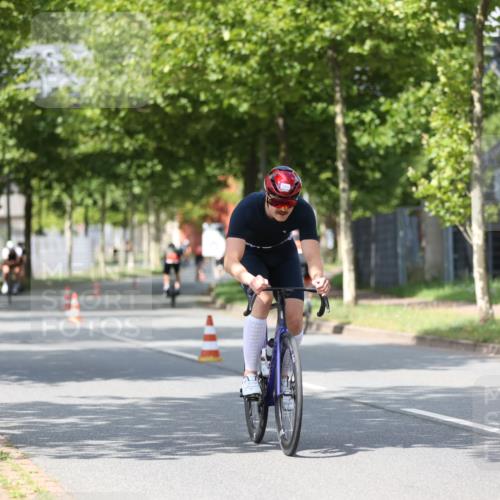 10.08.2025 - GEWOBA Citytriathlon Bremen Yannick Fuchs http://msf.ph/oto/8550231 10.08.2025 12:22:36 Radfahren 580, 602, 634, 663, 665, 803, 848, 870, 910, 926, 1023 meine-sportfotos.de