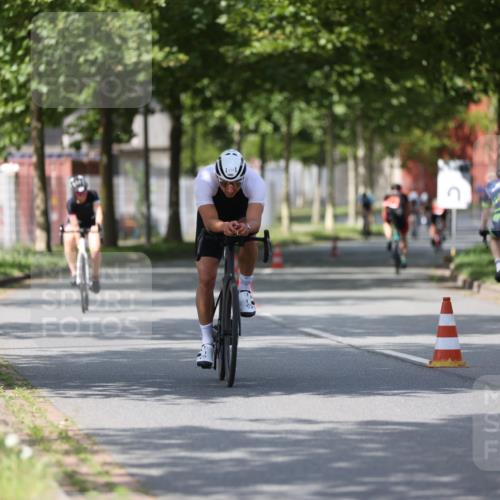 10.08.2025 - GEWOBA Citytriathlon Bremen Yannick Fuchs http://msf.ph/oto/8550244 10.08.2025 12:22:40 Radfahren 580, 602, 634, 658, 663, 665, 690, 714, 803, 870, 910, 926 meine-sportfotos.de