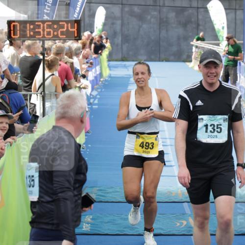 10.08.2025 - GEWOBA Citytriathlon Bremen H.Heesch http://msf.ph/oto/8550254 10.08.2025 11:40:06 Ziel 95, 135, 493 meine-sportfotos.de