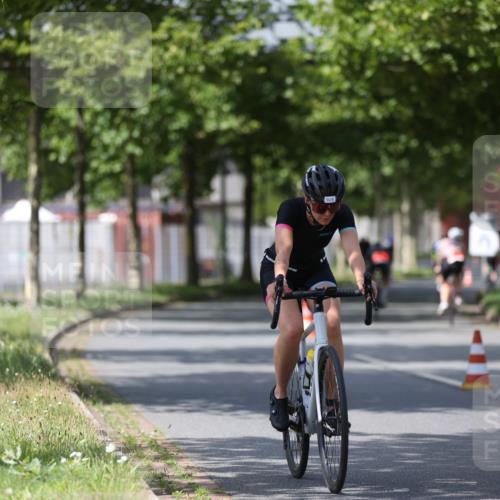 10.08.2025 - GEWOBA Citytriathlon Bremen Yannick Fuchs http://msf.ph/oto/8550267 10.08.2025 12:22:43 Radfahren 580, 634, 658, 665, 690, 714, 729, 803, 870, 910, 926 meine-sportfotos.de