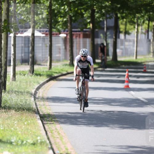 10.08.2025 - GEWOBA Citytriathlon Bremen Yannick Fuchs http://msf.ph/oto/8550283 10.08.2025 14:12:56 Radfahren 8, 95, 117, 148 meine-sportfotos.de
