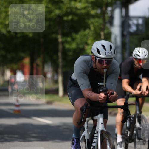 10.08.2025 - GEWOBA Citytriathlon Bremen Yannick Fuchs http://msf.ph/oto/8550285 10.08.2025 12:22:50 Radfahren 580, 634, 658, 690, 714, 729, 926 meine-sportfotos.de