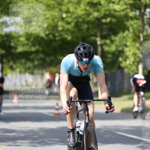 10.08.2025 - GEWOBA Citytriathlon Bremen Yannick Fuchs http://msf.ph/oto/8550288 10.08.2025 12:22:51 Radfahren 580, 634, 658, 690, 714, 729, 926 meine-sportfotos.de