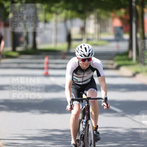 10.08.2025 - GEWOBA Citytriathlon Bremen Yannick Fuchs http://msf.ph/oto/8550294 10.08.2025 14:12:58 Radfahren 8, 95, 117, 148 meine-sportfotos.de
