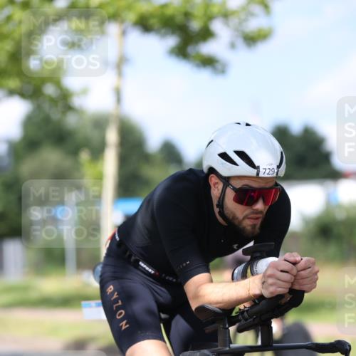 10.08.2025 - GEWOBA Citytriathlon Bremen Yannick Fuchs http://msf.ph/oto/8550302 10.08.2025 12:22:53 Radfahren 603, 634, 658, 690, 714, 729, 926 meine-sportfotos.de