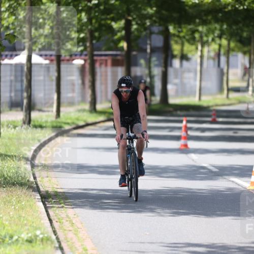 10.08.2025 - GEWOBA Citytriathlon Bremen Yannick Fuchs http://msf.ph/oto/8550309 10.08.2025 14:13:02 Radfahren 8, 95, 107, 148 meine-sportfotos.de