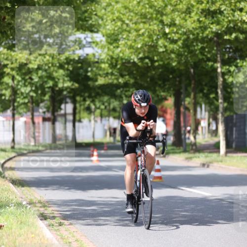 10.08.2025 - GEWOBA Citytriathlon Bremen Yannick Fuchs http://msf.ph/oto/8550311 10.08.2025 12:23:02 Radfahren 589, 603, 658, 690, 714, 729, 921, 934 meine-sportfotos.de