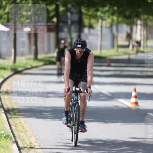 10.08.2025 - GEWOBA Citytriathlon Bremen Yannick Fuchs http://msf.ph/oto/8550313 10.08.2025 14:13:03 Radfahren 8, 95, 107, 148 meine-sportfotos.de