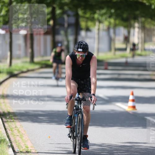10.08.2025 - GEWOBA Citytriathlon Bremen Yannick Fuchs http://msf.ph/oto/8550315 10.08.2025 14:13:03 Radfahren 8, 95, 107, 148 meine-sportfotos.de