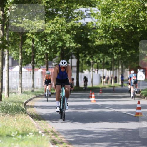 10.08.2025 - GEWOBA Citytriathlon Bremen Yannick Fuchs http://msf.ph/oto/8550324 10.08.2025 12:23:09 Radfahren 589, 603, 606, 638, 740, 921, 934 meine-sportfotos.de