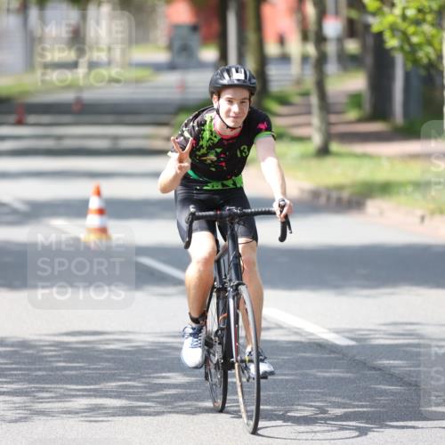 10.08.2025 - GEWOBA Citytriathlon Bremen Yannick Fuchs http://msf.ph/oto/8550327 10.08.2025 14:13:06 Radfahren 8, 95, 107, 148 meine-sportfotos.de