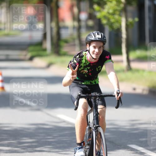 10.08.2025 - GEWOBA Citytriathlon Bremen Yannick Fuchs http://msf.ph/oto/8550330 10.08.2025 14:13:06 Radfahren 8, 95, 107, 148 meine-sportfotos.de