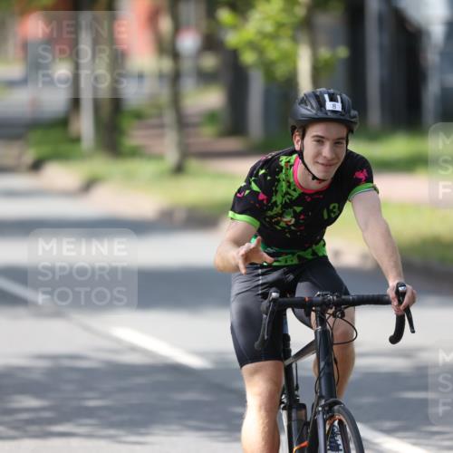 10.08.2025 - GEWOBA Citytriathlon Bremen Yannick Fuchs http://msf.ph/oto/8550332 10.08.2025 14:13:06 Radfahren 8, 95, 107, 148 meine-sportfotos.de