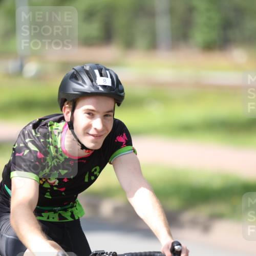 10.08.2025 - GEWOBA Citytriathlon Bremen Yannick Fuchs http://msf.ph/oto/8550338 10.08.2025 14:13:07 Radfahren 8, 95, 107 meine-sportfotos.de