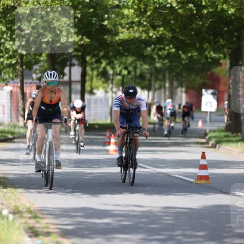 10.08.2025 - GEWOBA Citytriathlon Bremen Yannick Fuchs http://msf.ph/oto/8550339 10.08.2025 12:23:12 Radfahren 589, 603, 606, 638, 740, 921, 934, 953 meine-sportfotos.de