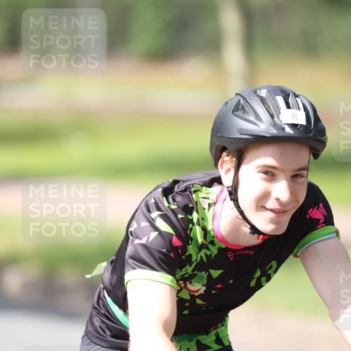 10.08.2025 - GEWOBA Citytriathlon Bremen Yannick Fuchs http://msf.ph/oto/8550340 10.08.2025 14:13:07 Radfahren 8, 95, 107 meine-sportfotos.de