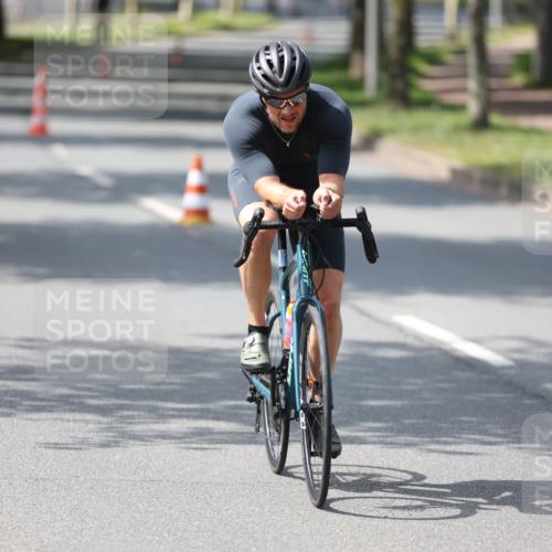 10.08.2025 - GEWOBA Citytriathlon Bremen Yannick Fuchs http://msf.ph/oto/8550344 10.08.2025 14:13:13 Radfahren 8, 104, 107 meine-sportfotos.de