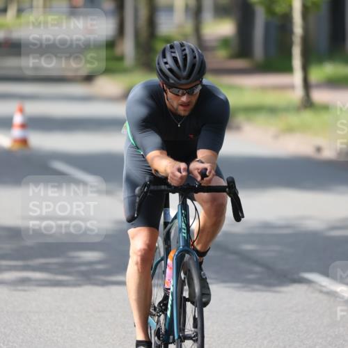 10.08.2025 - GEWOBA Citytriathlon Bremen Yannick Fuchs http://msf.ph/oto/8550348 10.08.2025 14:13:13 Radfahren 8, 104, 107 meine-sportfotos.de