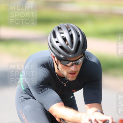 10.08.2025 - GEWOBA Citytriathlon Bremen Yannick Fuchs http://msf.ph/oto/8550356 10.08.2025 14:13:14 Radfahren 8, 104, 107 meine-sportfotos.de