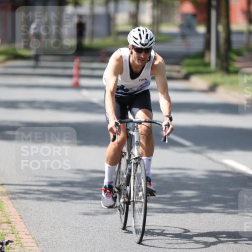 10.08.2025 - GEWOBA Citytriathlon Bremen Yannick Fuchs http://msf.ph/oto/8550360 10.08.2025 14:13:22 Radfahren 14, 26, 104, 107, 175 meine-sportfotos.de