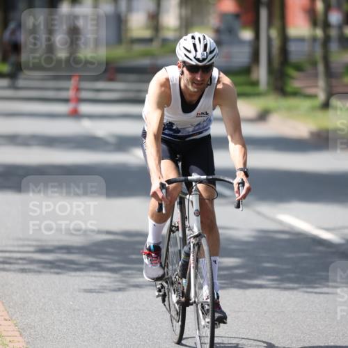 10.08.2025 - GEWOBA Citytriathlon Bremen Yannick Fuchs http://msf.ph/oto/8550363 10.08.2025 14:13:22 Radfahren 14, 26, 104, 107, 175 meine-sportfotos.de