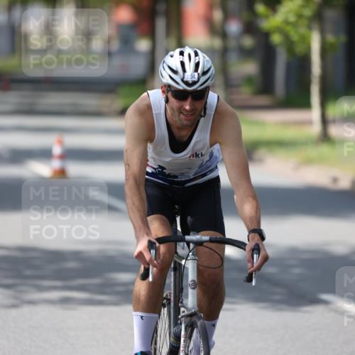 10.08.2025 - GEWOBA Citytriathlon Bremen Yannick Fuchs http://msf.ph/oto/8550366 10.08.2025 14:13:22 Radfahren 14, 26, 104, 107, 175 meine-sportfotos.de