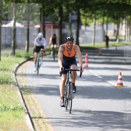 10.08.2025 - GEWOBA Citytriathlon Bremen Yannick Fuchs http://msf.ph/oto/8550378 10.08.2025 14:13:25 Radfahren 14, 26, 104, 107, 175 meine-sportfotos.de