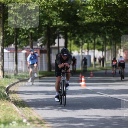 10.08.2025 - GEWOBA Citytriathlon Bremen Yannick Fuchs http://msf.ph/oto/8550382 10.08.2025 12:23:19 Radfahren 589, 606, 638, 696, 740, 754, 802, 921, 934, 953 meine-sportfotos.de