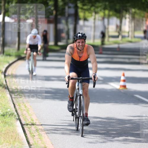 10.08.2025 - GEWOBA Citytriathlon Bremen Yannick Fuchs http://msf.ph/oto/8550383 10.08.2025 14:13:26 Radfahren 14, 26, 44, 104, 175 meine-sportfotos.de