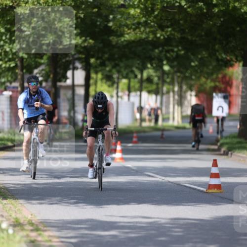 10.08.2025 - GEWOBA Citytriathlon Bremen Yannick Fuchs http://msf.ph/oto/8550401 10.08.2025 12:23:21 Radfahren 589, 606, 638, 696, 740, 754, 802, 921, 934, 945, 953 meine-sportfotos.de