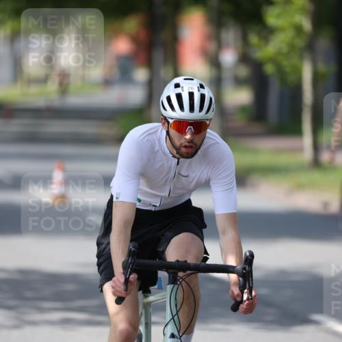 10.08.2025 - GEWOBA Citytriathlon Bremen Yannick Fuchs http://msf.ph/oto/8550409 10.08.2025 14:13:28 Radfahren 14, 26, 44, 104, 112, 175 meine-sportfotos.de