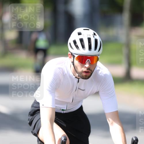 10.08.2025 - GEWOBA Citytriathlon Bremen Yannick Fuchs http://msf.ph/oto/8550414 10.08.2025 14:13:29 Radfahren 14, 26, 44, 104, 112, 175 meine-sportfotos.de