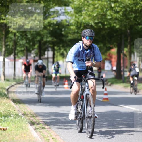 10.08.2025 - GEWOBA Citytriathlon Bremen Yannick Fuchs http://msf.ph/oto/8550420 10.08.2025 12:23:24 Radfahren 589, 606, 638, 696, 740, 754, 802, 921, 934, 945, 953 meine-sportfotos.de