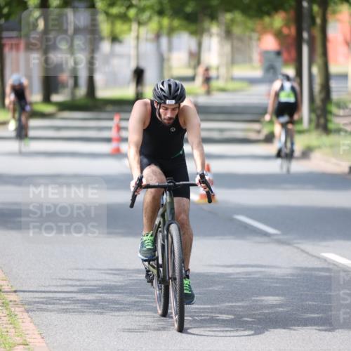 10.08.2025 - GEWOBA Citytriathlon Bremen Yannick Fuchs http://msf.ph/oto/8550422 10.08.2025 14:13:31 Radfahren 14, 26, 44, 104, 112, 175 meine-sportfotos.de