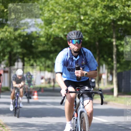 10.08.2025 - GEWOBA Citytriathlon Bremen Yannick Fuchs http://msf.ph/oto/8550423 10.08.2025 12:23:24 Radfahren 589, 606, 638, 696, 740, 754, 802, 921, 934, 945, 953 meine-sportfotos.de