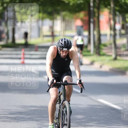 10.08.2025 - GEWOBA Citytriathlon Bremen Yannick Fuchs http://msf.ph/oto/8550426 10.08.2025 14:13:31 Radfahren 14, 26, 44, 104, 112, 175 meine-sportfotos.de