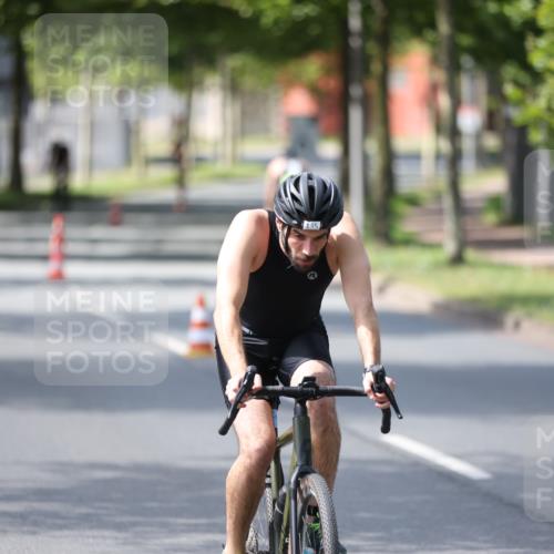 10.08.2025 - GEWOBA Citytriathlon Bremen Yannick Fuchs http://msf.ph/oto/8550428 10.08.2025 14:13:31 Radfahren 14, 26, 44, 104, 112, 175 meine-sportfotos.de