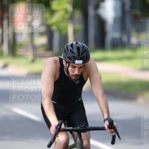 10.08.2025 - GEWOBA Citytriathlon Bremen Yannick Fuchs http://msf.ph/oto/8550434 10.08.2025 14:13:32 Radfahren 14, 26, 44, 104, 112, 175 meine-sportfotos.de