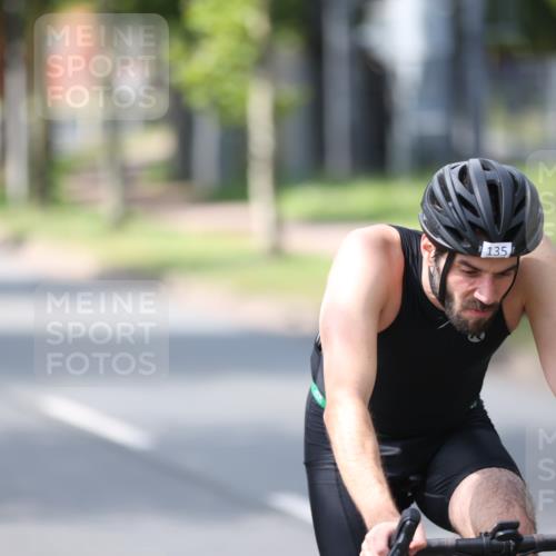 10.08.2025 - GEWOBA Citytriathlon Bremen Yannick Fuchs http://msf.ph/oto/8550436 10.08.2025 14:13:32 Radfahren 14, 26, 44, 104, 112, 175 meine-sportfotos.de