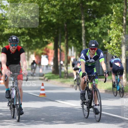 10.08.2025 - GEWOBA Citytriathlon Bremen Yannick Fuchs http://msf.ph/oto/8550438 10.08.2025 12:23:26 Radfahren 589, 606, 638, 696, 740, 754, 802, 921, 934, 945, 953 meine-sportfotos.de