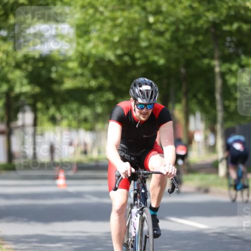 10.08.2025 - GEWOBA Citytriathlon Bremen Yannick Fuchs http://msf.ph/oto/8550440 10.08.2025 12:23:27 Radfahren 589, 606, 638, 696, 740, 754, 802, 921, 934, 945, 953, 983 meine-sportfotos.de