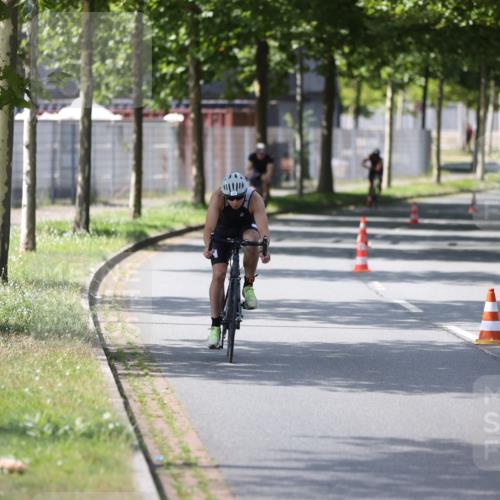 10.08.2025 - GEWOBA Citytriathlon Bremen Yannick Fuchs http://msf.ph/oto/8550441 10.08.2025 14:13:33 Radfahren 14, 26, 44, 104, 112, 175 meine-sportfotos.de