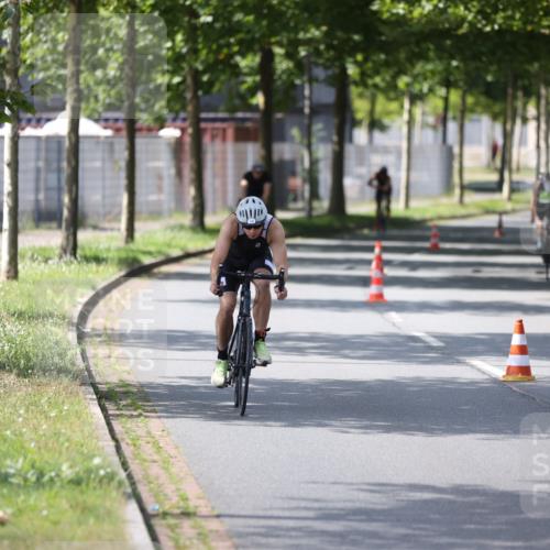 10.08.2025 - GEWOBA Citytriathlon Bremen Yannick Fuchs http://msf.ph/oto/8550444 10.08.2025 14:13:33 Radfahren 14, 26, 44, 104, 112, 175 meine-sportfotos.de