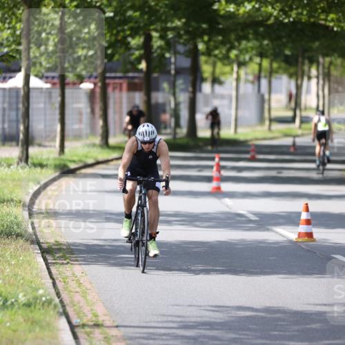 10.08.2025 - GEWOBA Citytriathlon Bremen Yannick Fuchs http://msf.ph/oto/8550445 10.08.2025 14:13:33 Radfahren 14, 26, 44, 104, 112, 175 meine-sportfotos.de