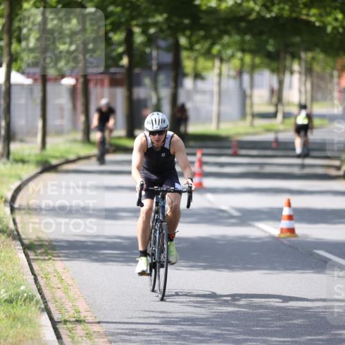 10.08.2025 - GEWOBA Citytriathlon Bremen Yannick Fuchs http://msf.ph/oto/8550448 10.08.2025 14:13:34 Radfahren 14, 26, 44, 104, 112, 175 meine-sportfotos.de